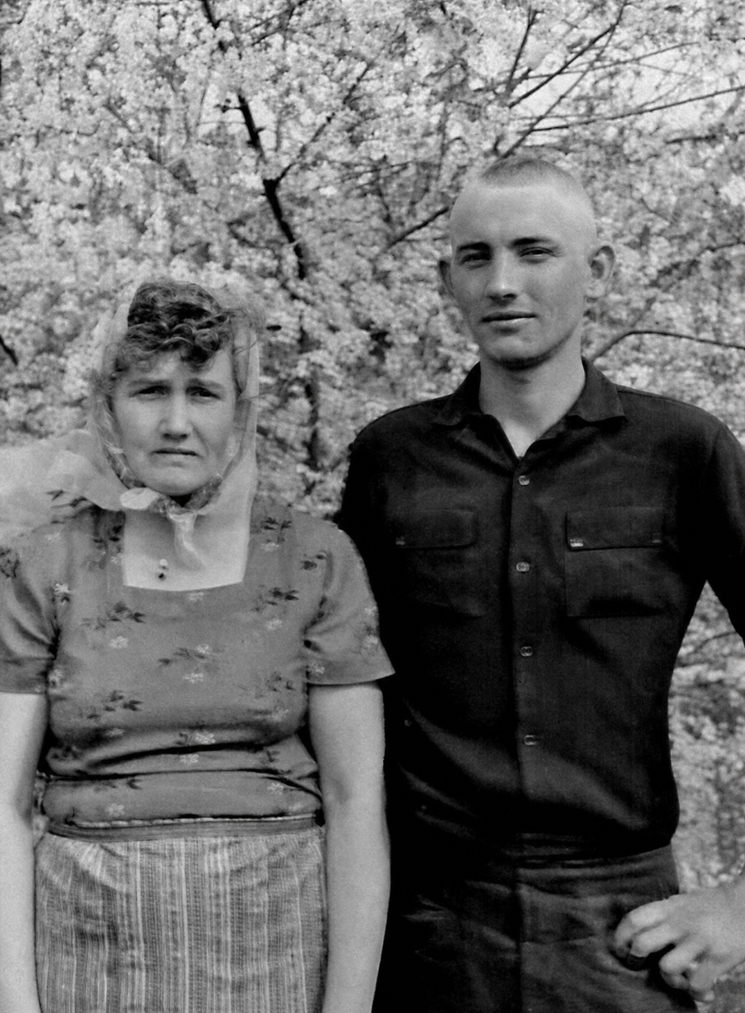Emma Iwanowna und Wladimir Usachev (Kreker), um 1975 — restaurierte Archivfotografie